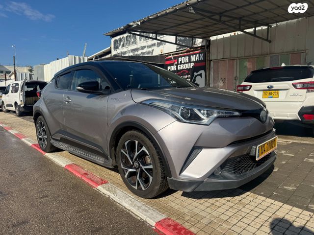 מודעת רכב טויוטה C-HR