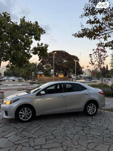 טויוטה קורולה