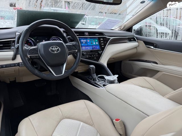 טויוטה קאמרי