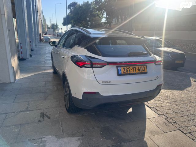 ג׳ילי Geometry C