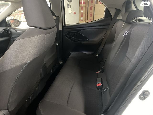 טויוטה יאריס