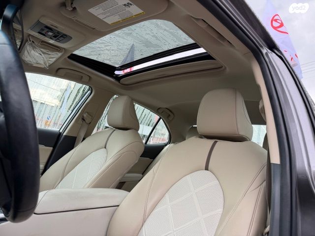 טויוטה קאמרי