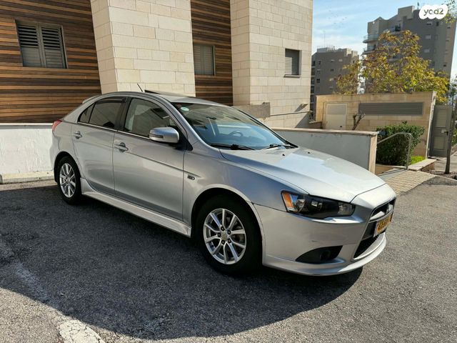 מיצובישי לנסר