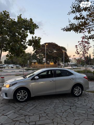 טויוטה קורולה