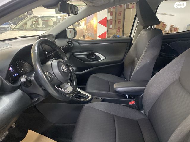 טויוטה יאריס