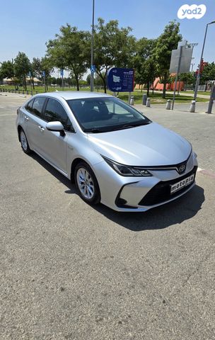 טויוטה קורולה