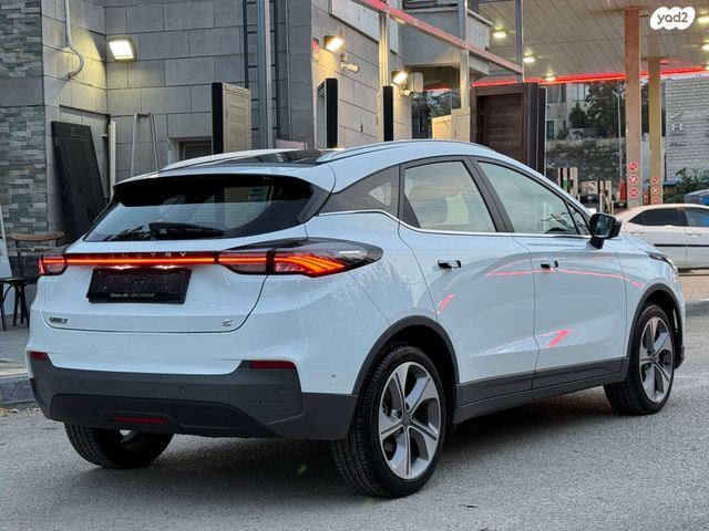 ג׳ילי Geometry C