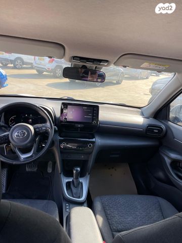 טויוטה יאריס קרוס