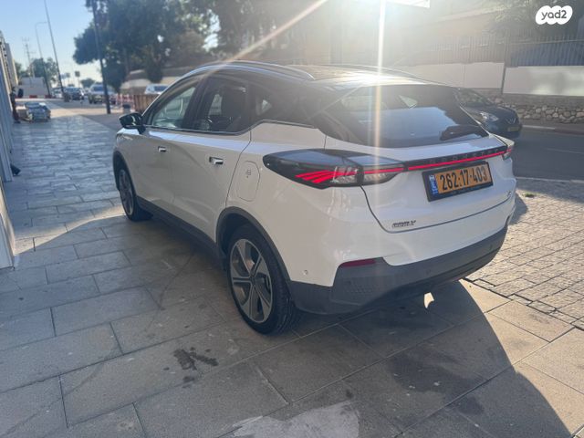 ג׳ילי Geometry C