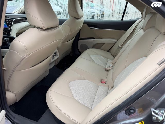 טויוטה קאמרי