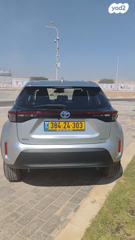 טויוטה יאריס קרוס