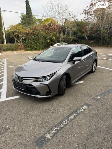 טויוטה קורולה