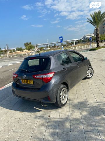 טויוטה יאריס