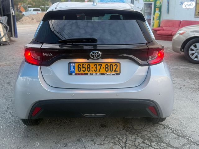 טויוטה יאריס