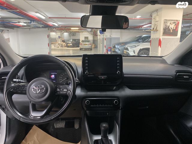 טויוטה יאריס