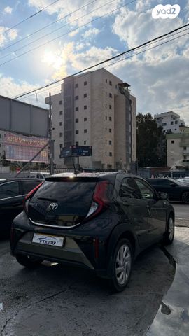 טויוטה אייגו X