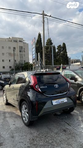 טויוטה אייגו X