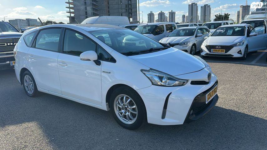 טויוטה פריוס פלוס