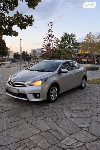 טויוטה קורולה