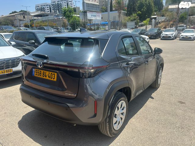 טויוטה יאריס קרוס