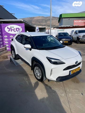 טויוטה יאריס קרוס