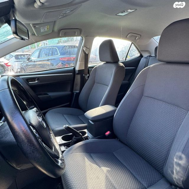 טויוטה קורולה