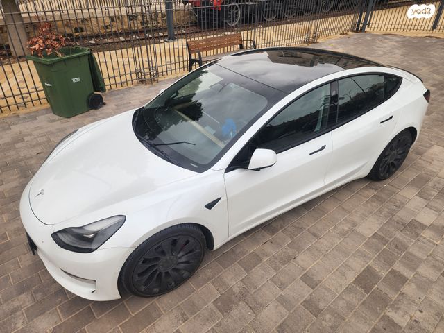 מודעת רכב טסלה מודל 3