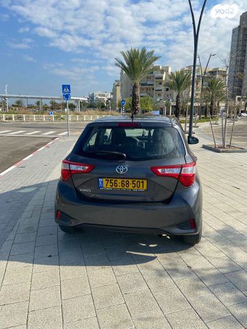 טויוטה יאריס