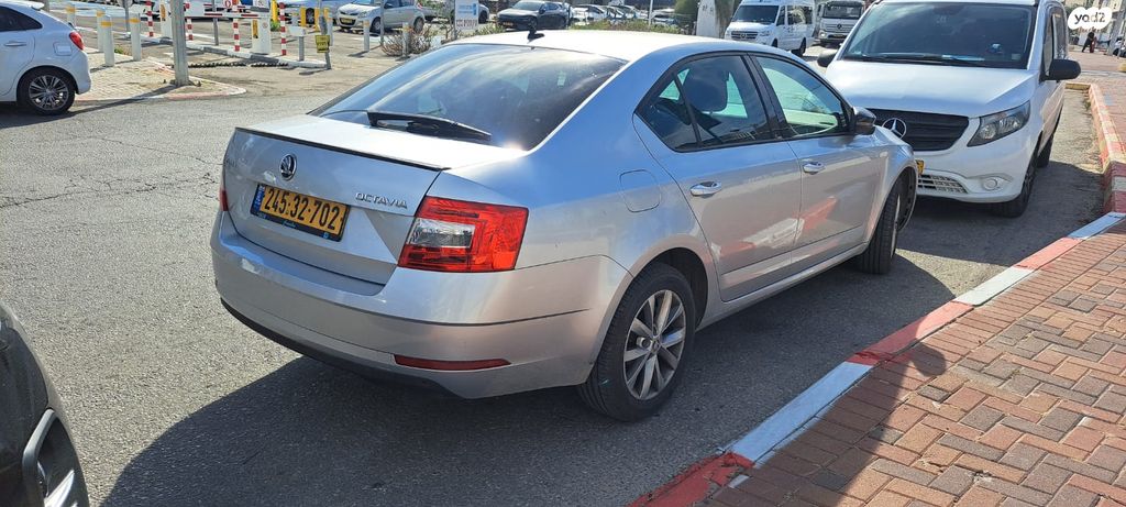 סקודה אוקטביה