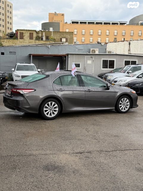 מודעת רכב טויוטה קאמרי 2