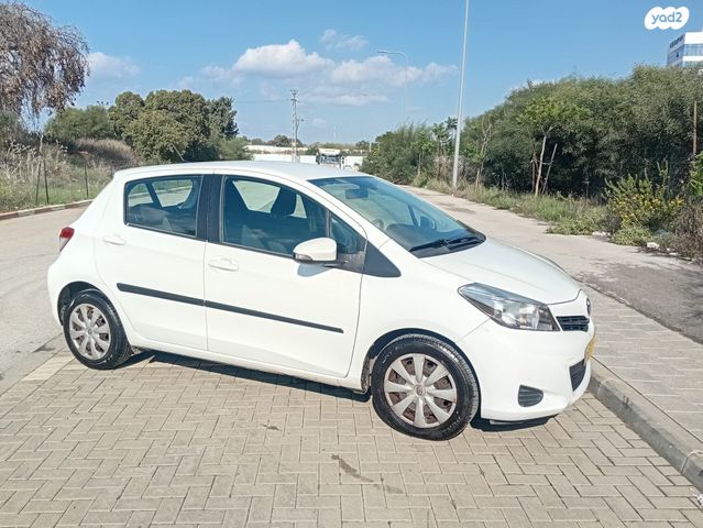 טויוטה יאריס