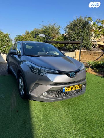 מודעת רכב טויוטה C-HR