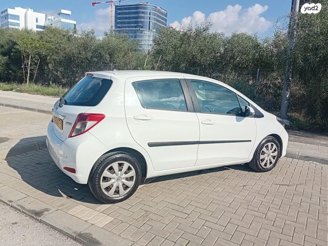 טויוטה יאריס