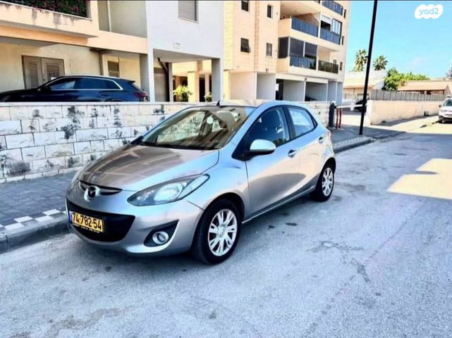 מודעת רכב מאזדה 2