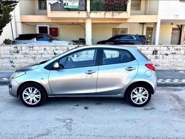 מודעת רכב מאזדה 2 2