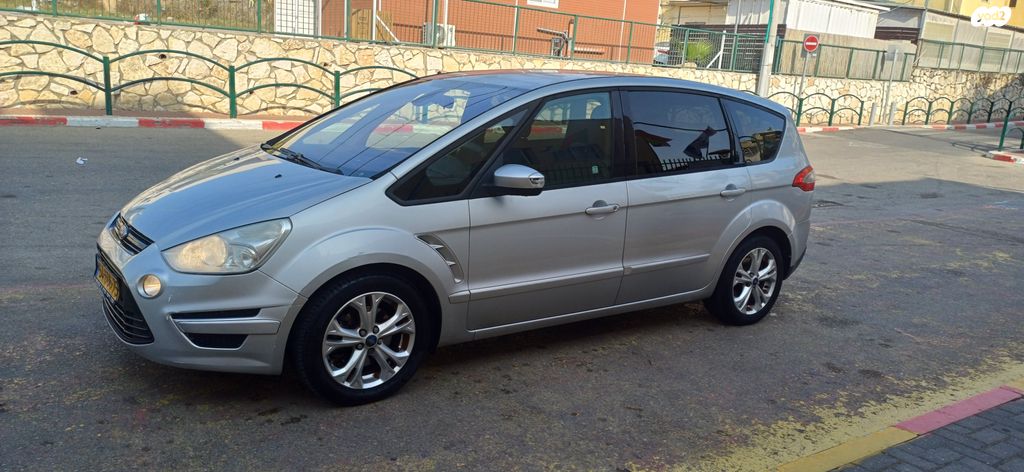 מודעת רכב פורד S-מקס