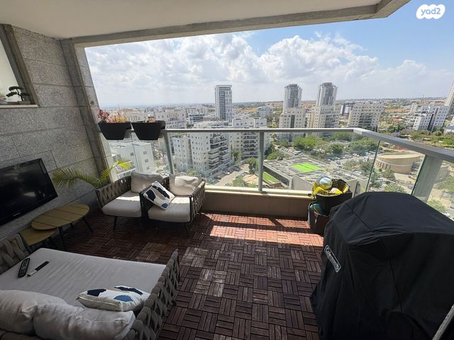 דירה, המפרש 10, נאות רבין, יבנה