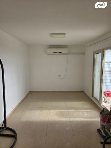 דירה, לוחמי הגטאות 40, דרום, צפת