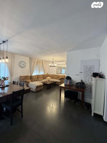 בית פרטי/ קוטג', שדה ורבורג 4, קרית גנים, ראשון לציון