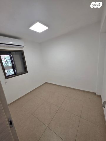 דירה, לוחמי הגטאות 40, דרום, צפת