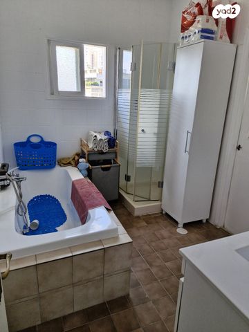 גג/ פנטהאוז, שקדיה 11, שכונת גפן, רמת גן