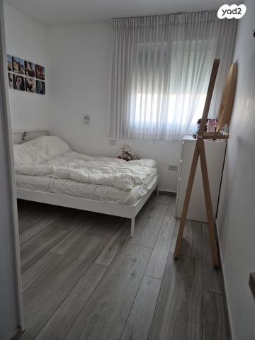 דירת גן, האלמוג 13, נופי סלע, מעלה אדומים