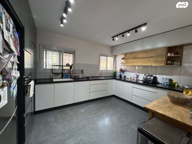 שדה ורבורג 4