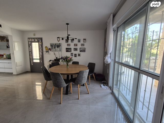 דירת גן, האלמוג 13, נופי סלע, מעלה אדומים