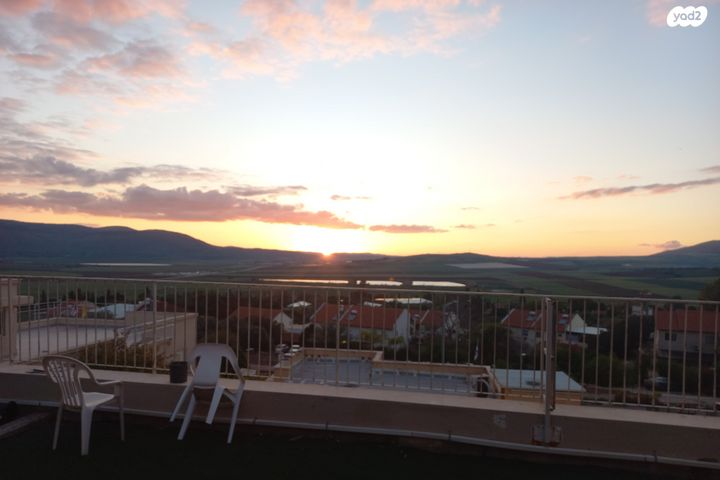 בית פרטי/ קוטג', הפרחים 1, בית השיטה, בית השיטה