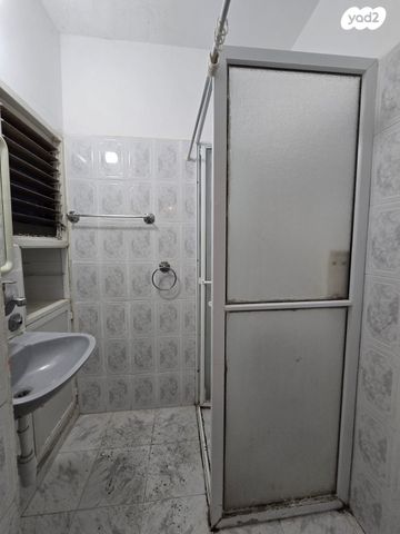 דירה, רוטשילד 61, עמידר, בת ים