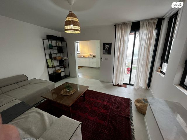 דו משפחתי, יפה נוף 111, בן גוריון, טבריה