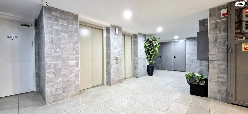 גג/ פנטהאוז, פרופ' יום טוב עסיס 3, פסגת זאב, ירושלים