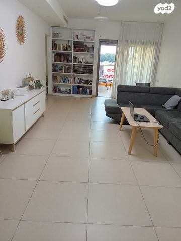 דירה, מרים מזרחי 12, שעריים, רחובות