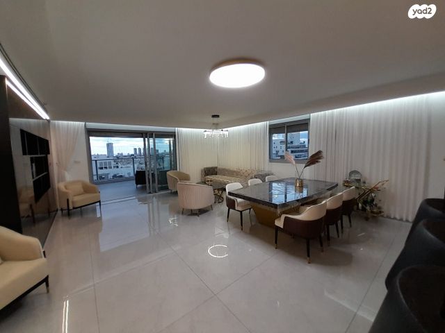 גג/ פנטהאוז, צבי תדמור 8, ח-501, חולון